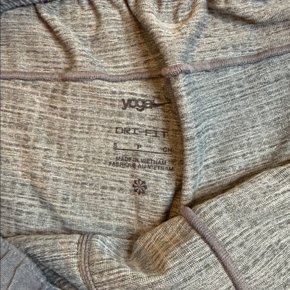 Men’s Nike Yoga Standard Fit 5” inseam short - Picture 5 of 7
